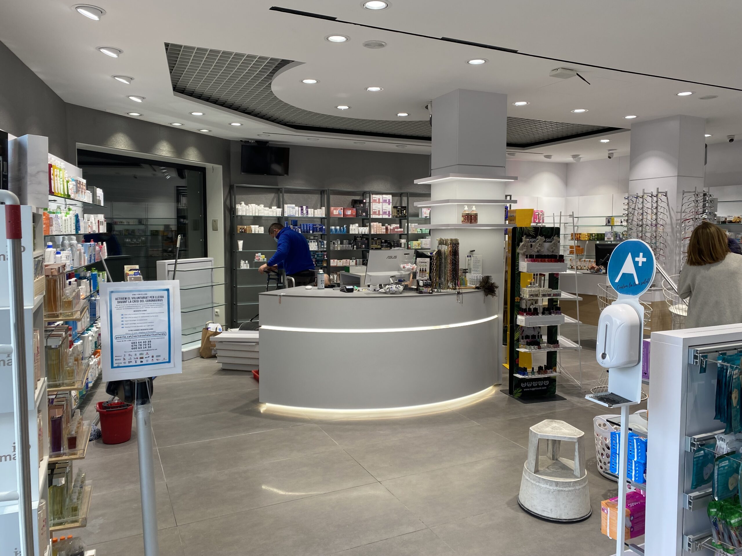 REFORMA FARMACIA LLEIDA